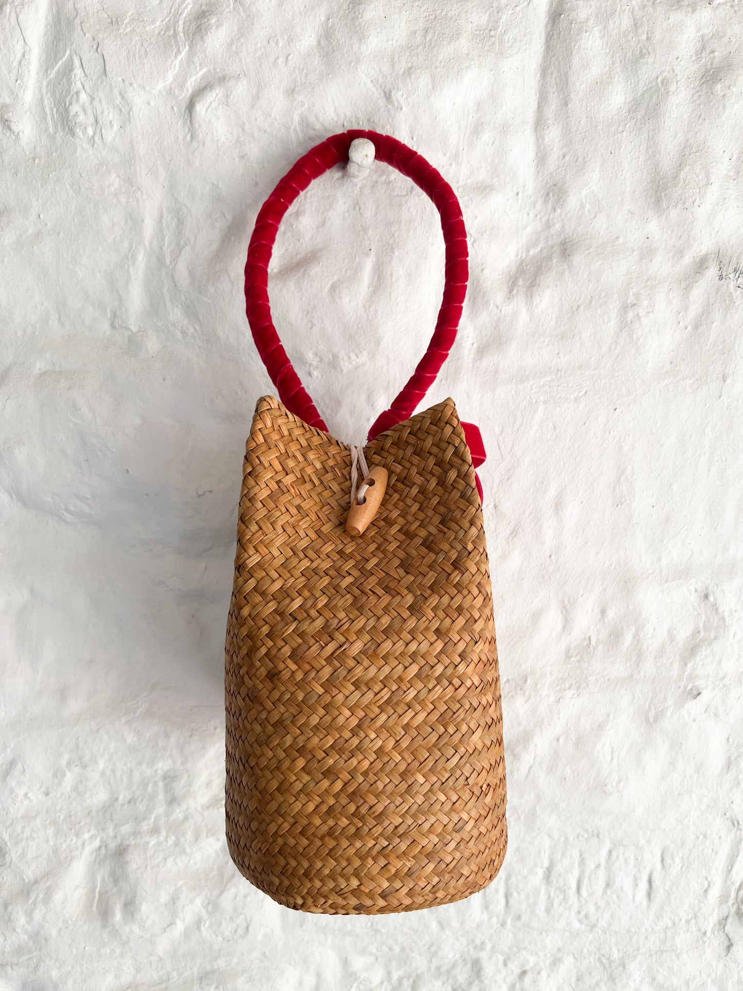 Sea Grass Circular Basket Red Velvet Ribbon